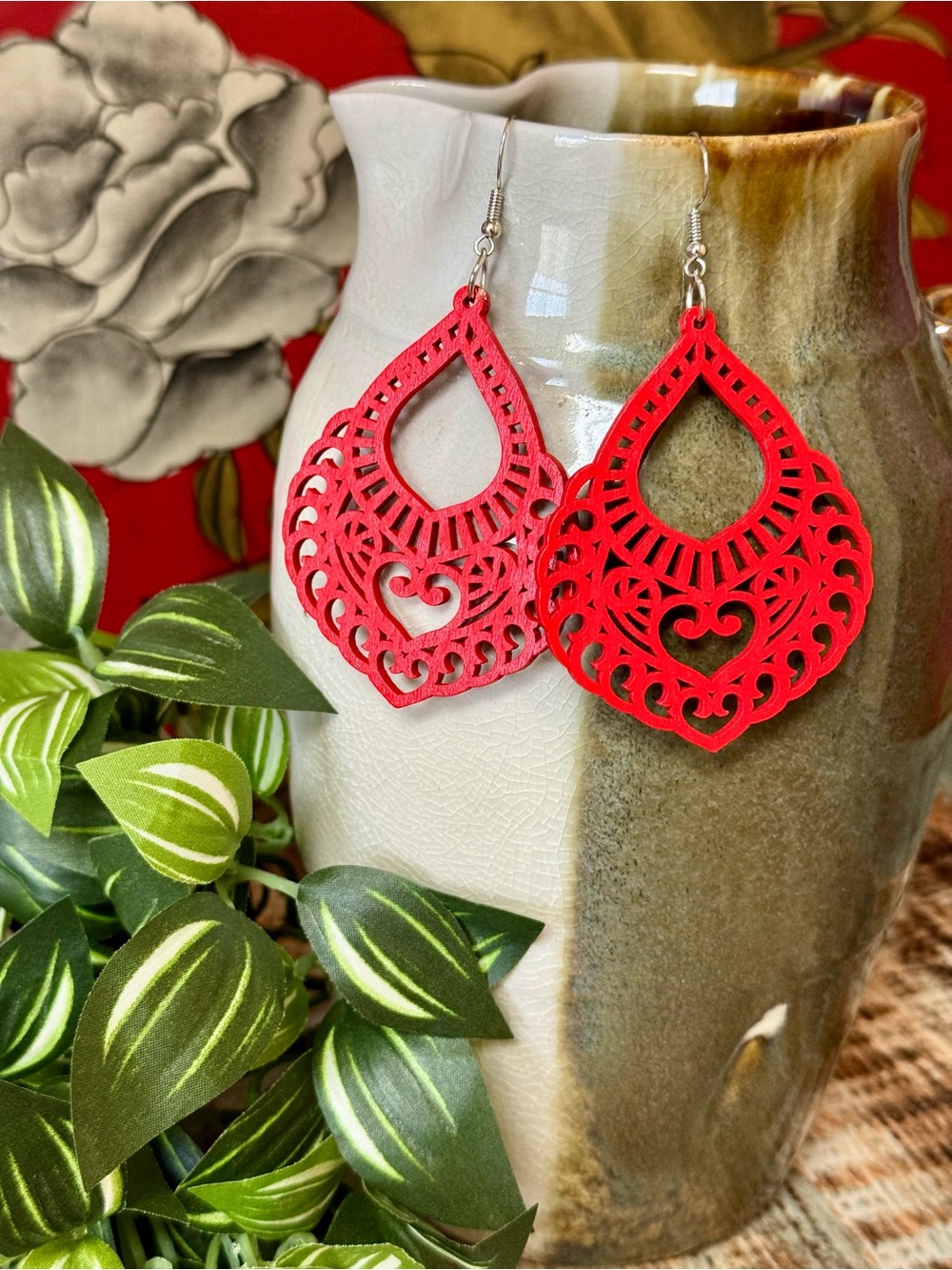 🆕 Women’s Wood Dangle Earrings